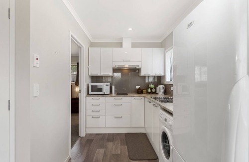 Owhata House | Sunrise Getaway - Rotorua Holiday Home
