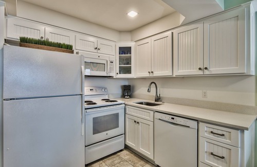 Holiday Isle Condo | SUNRISE GULF VIEW/BEACH FRONT UNIT! ENJOY 1 FREE BEACH CHAIR SETUP UP EACH DAY!