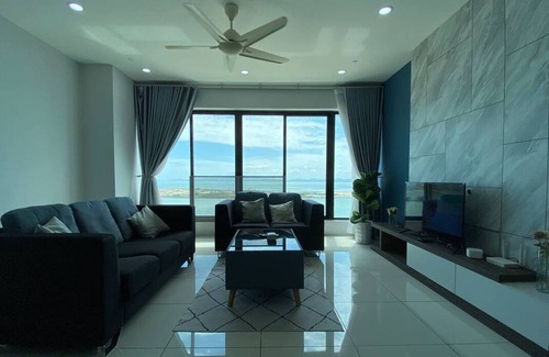 Downtown George Town Apartment | Sunrise Gurney Sea View Duplex 2BR 6-8 pax
