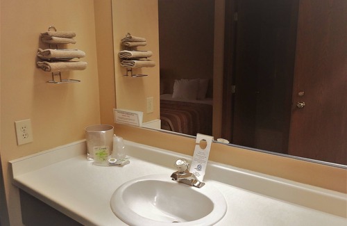 Mondovi Hotel | SunRise Inn Hotel