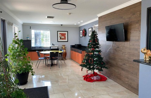 Channelview Hotel | Sunrise Inn & Suites