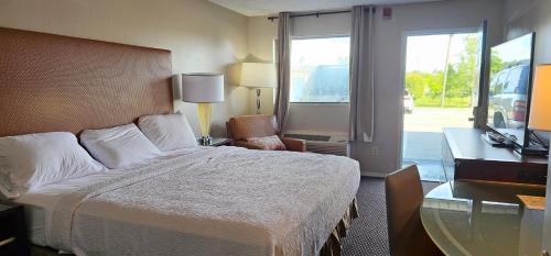 Eastman Hotel | Sunrise Inn