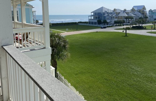 Beachside Village House | Sunrise Kingdom - Right by the Beach with 4 Beach View Patios