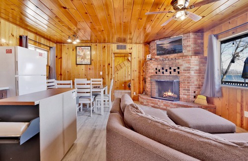 Patton Cabin | Sunrise Lakefront Family Cabin at Shore Acres Lodge Big Bear