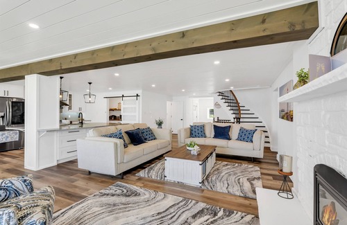 Selwyn Cottage | Sunrise Luxury Retreat with Hot Tub