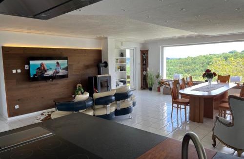 Erlenbrunn Apartment | SUNRISE mit großer Terrasse und Weitblick