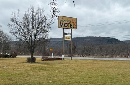 Owego Hotel | Sunrise Motel