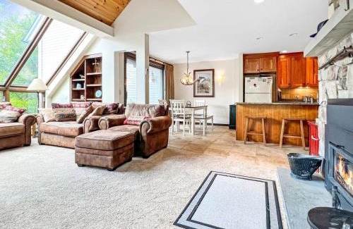 Central Vermont- Killington House | Sunrise Northstar B1 - Bear View