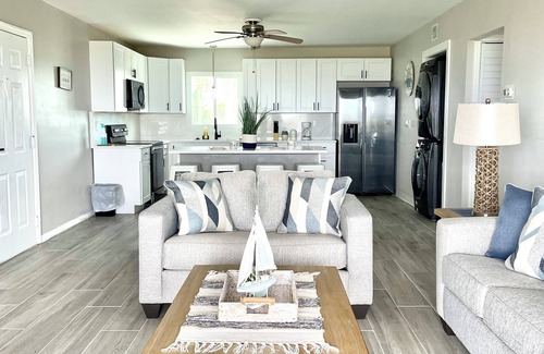 Fort Pierce Apartment | Sunrise Ocean View Property, Walk to the Sand!nHuchinson Island 2Bed/2Bath