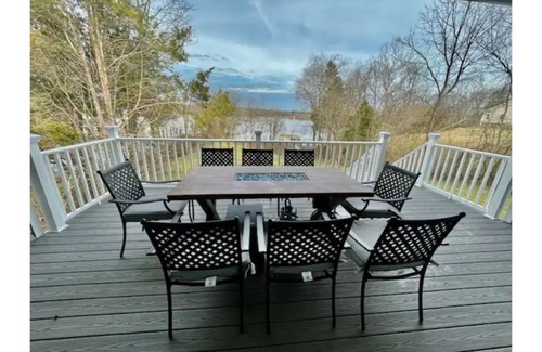 Livingston House | Sunrise on Serenity at Lake Anna