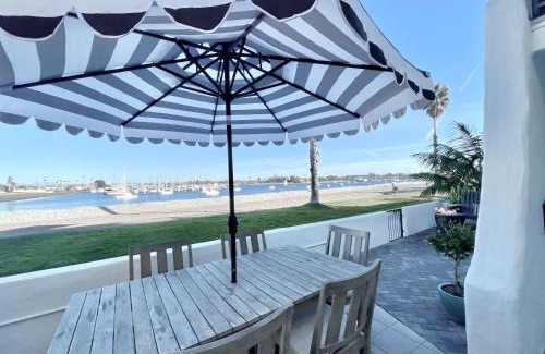 Central Mission Beach Villa | Sunrise on the Bay