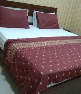 PECHS House | Sunrise Palace Guest House