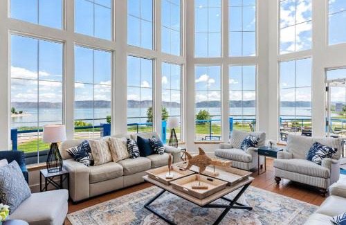 Harbor Village House | Sunrise Resort Room #302