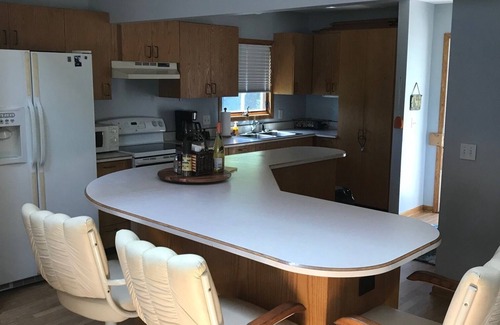 Baldwin Cottage | Sunrise Retreat on Wolf Lake