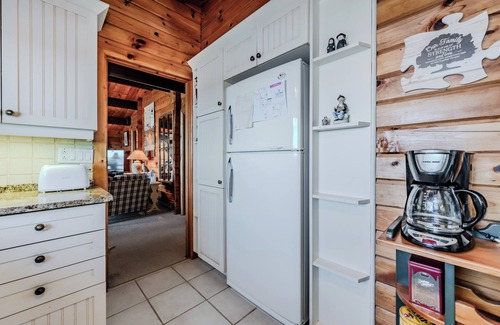 Lion's Head Cottage | Sunrise Retreat: Waterfront Cottage w/Hot Tub & Stunning Views
