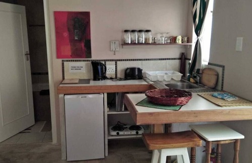 Simon's Town Apartment | Sunrise Sea Villa (Studio apartment)