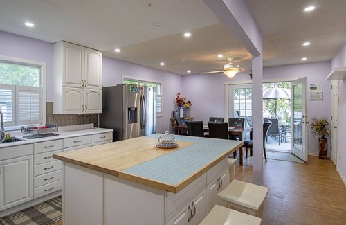 Severn Cottage | Sunrise Serenade - Waterfront Cottage w/ Swimming, Kayaks, Hot Tub, AC,