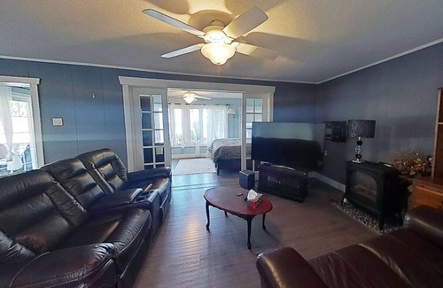 Severn Cottage | Sunrise Serenade - Waterfront Cottage w/ Swimming, Kayaks, Hot Tub, AC,
