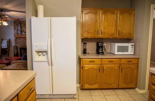 Chandler House | Sunrise Shores - Waterfront Cottage sleeps 8.