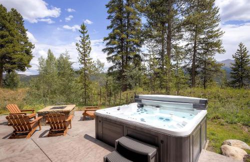 Christie Heights House | Sunrise Ski Haus