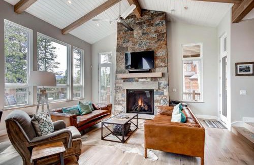 Christie Heights House | Sunrise Ski Haus