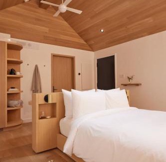 Algonquin Highlands House | Sunrise Soaker at Dimensions - Cabin Four