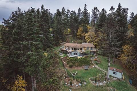 Anacortes House | Sunrise Suite on the Sound