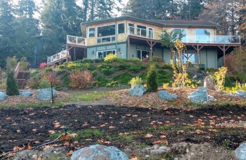 Anacortes House | Sunrise Suite on the Sound
