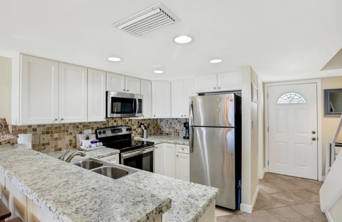 Crescent Beach Condo | Sunrise, Sunset, Repeat. Ocean view from every angle! Top notch vacation home