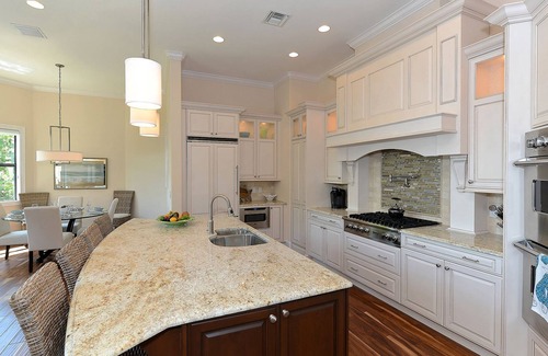 Nokomis House | SUNRISE/SUNSET VIEWS ~ Casey Key Lux ~ 2 Masters & All Bdrm Suites, Pool + Beach
