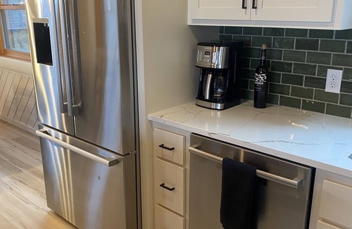 South Haven Cabin | Sunrise Vacation Rental