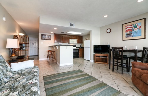 Seven Coves Condo | ☀️Sunrise View ⛱Waterfront Balcony❤️Lake Getaway❤️