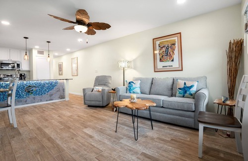 Port Aransas Condo | Sunrise Villa 207-Pool & Boardwalk to the beach- Couples Retreat