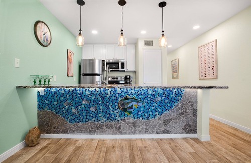 Port Aransas Condo | Sunrise Villa 207-Pool & Boardwalk to the beach- Couples Retreat