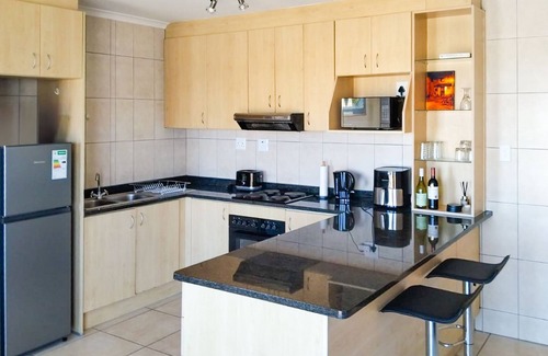 Muizenberg Apartment | Sunrise Villas 91 - One Bedroom Apartment, Sleeps 2