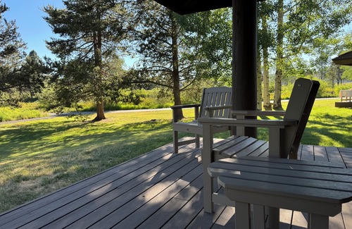 Tennis Village Cabin | Sunriver's best, view, pool, hot tub, 2 bikes included, golf course, Near Resort