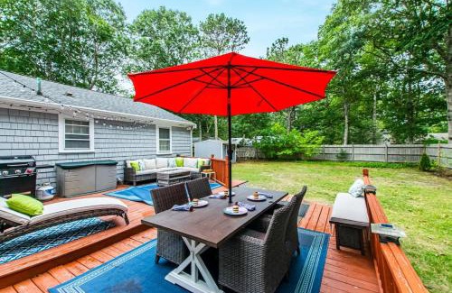 West Yarmouth House | Sunroom Central A C Large Fenced Yard
