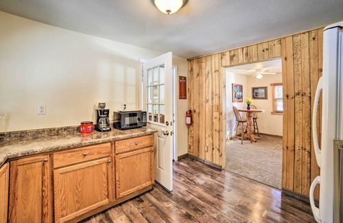 Marquette Cottage | Sunroom, Deck & Grills: Marquette Cottage!