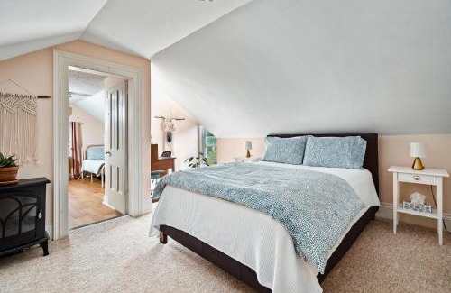 Prince Edward Apartment | Sunroom on Maple
