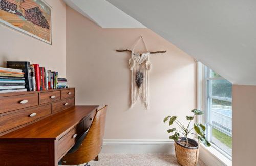 Prince Edward Apartment | Sunroom on Maple
