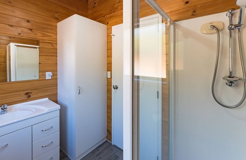Haruru Cottage | Sunseeker Cottages Motel