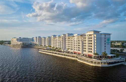 Charlotte Harbor Resort | Sunseeker Resort Florida Gulf Coast, Curio Collection Hilton