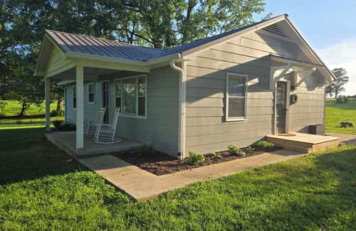 Cookeville House | Sunset AcresnNewly renovated 2 bedroom and 1 bath in Cookeville,TN