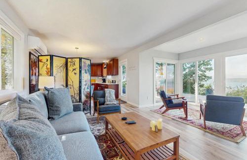 Kingston House | Sunset and Cedar
