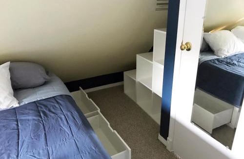 Ocean Park House | Sunset Balcony, King Bed, Firepit, Beach Access, Pet Friendly