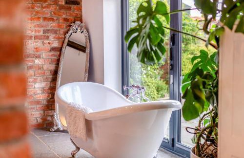 Normanby House | Sunset Barn