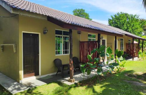 Air Hangat House | Sunset Bay Cottage