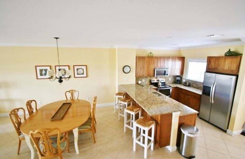 Indigo Reef Marina Homes House | Sunset Bay ~ Luxury Waterfront Villa, 31' Boat Slip