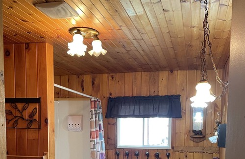 North Frontenac Cabin | Sunset Bay with Hot Tub