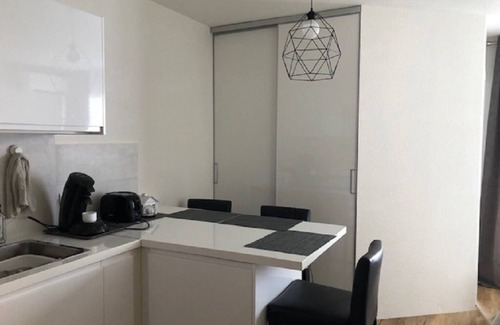 Le Couchant Apartment | Sunset beach access 37/38, 4-person apartment, air-conditioned, wifi and private parking